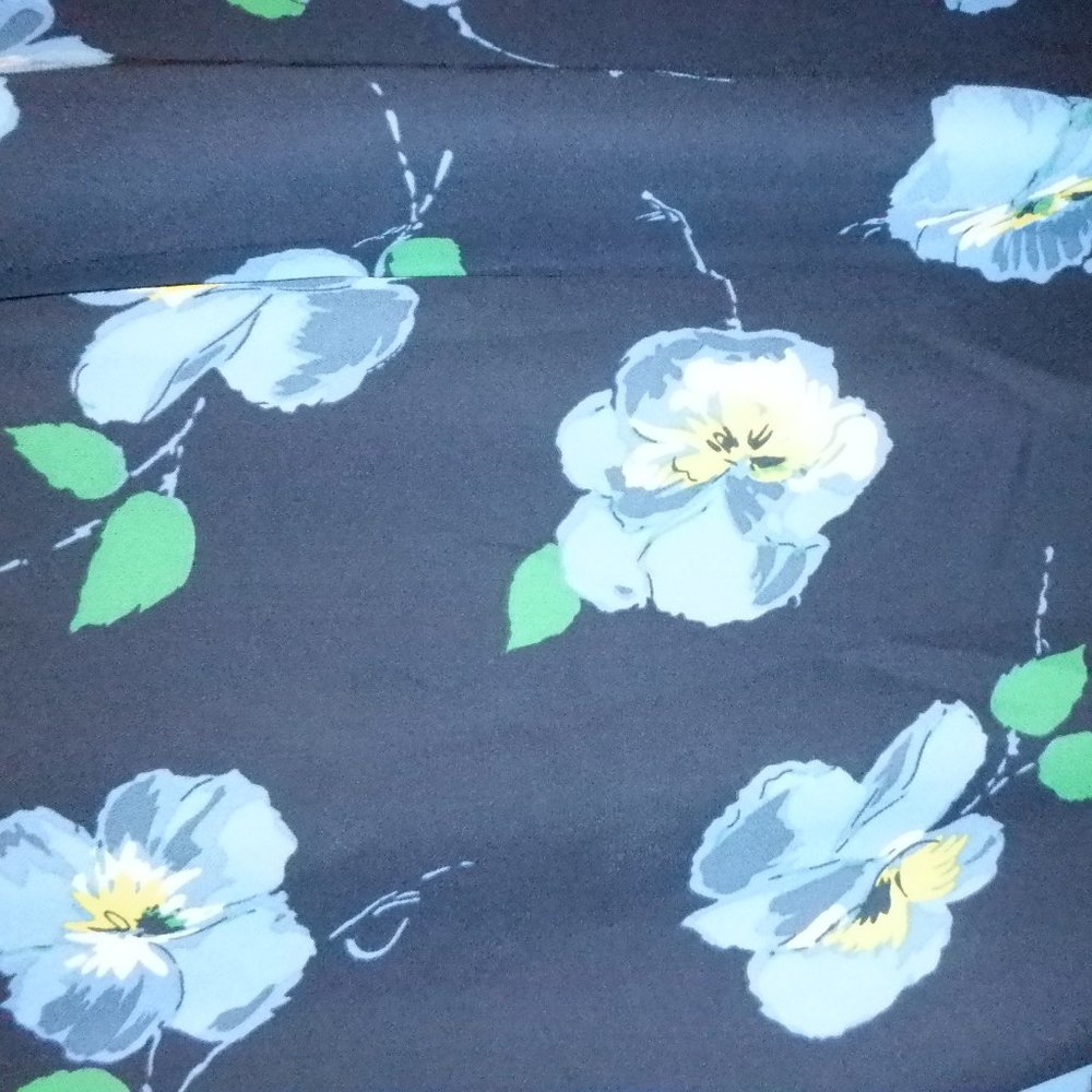 Sleeveless Top - Picture 2 of 4